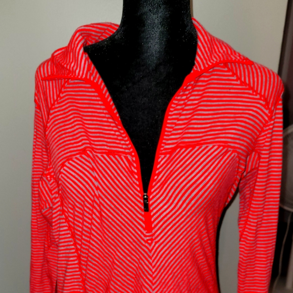 Columbia 1/4 zip long sleeve style shirt